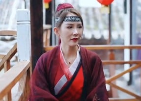 Em nữ sinh trong sáng bị kẻ biến thái săn đón